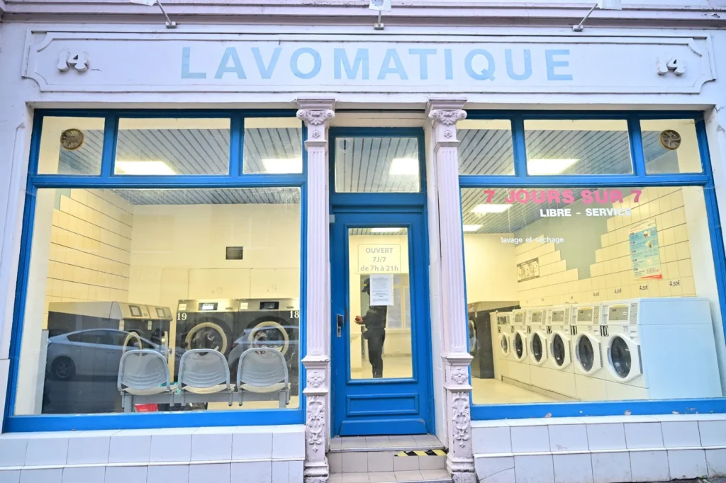 La façade du Lavomatique, rue d'Angleterre